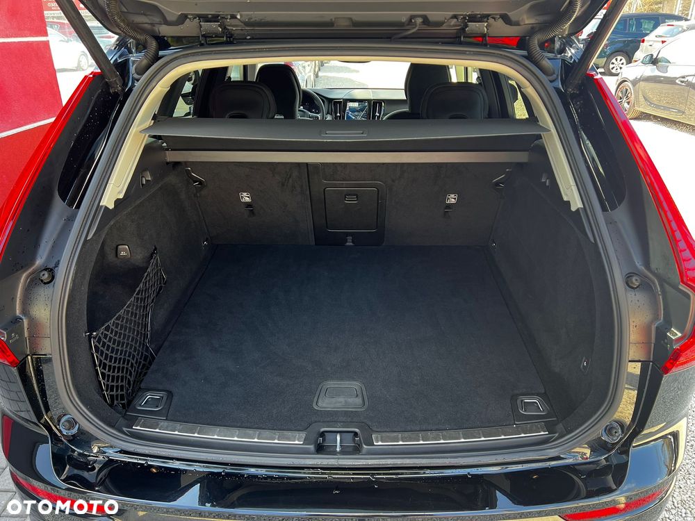 Volvo XC 60 B4 D Core - 33