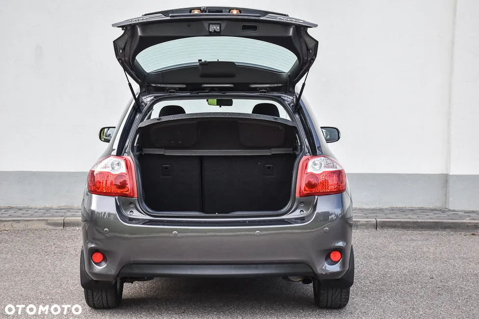 Toyota Auris 2.0 D-4D Prestige - 37