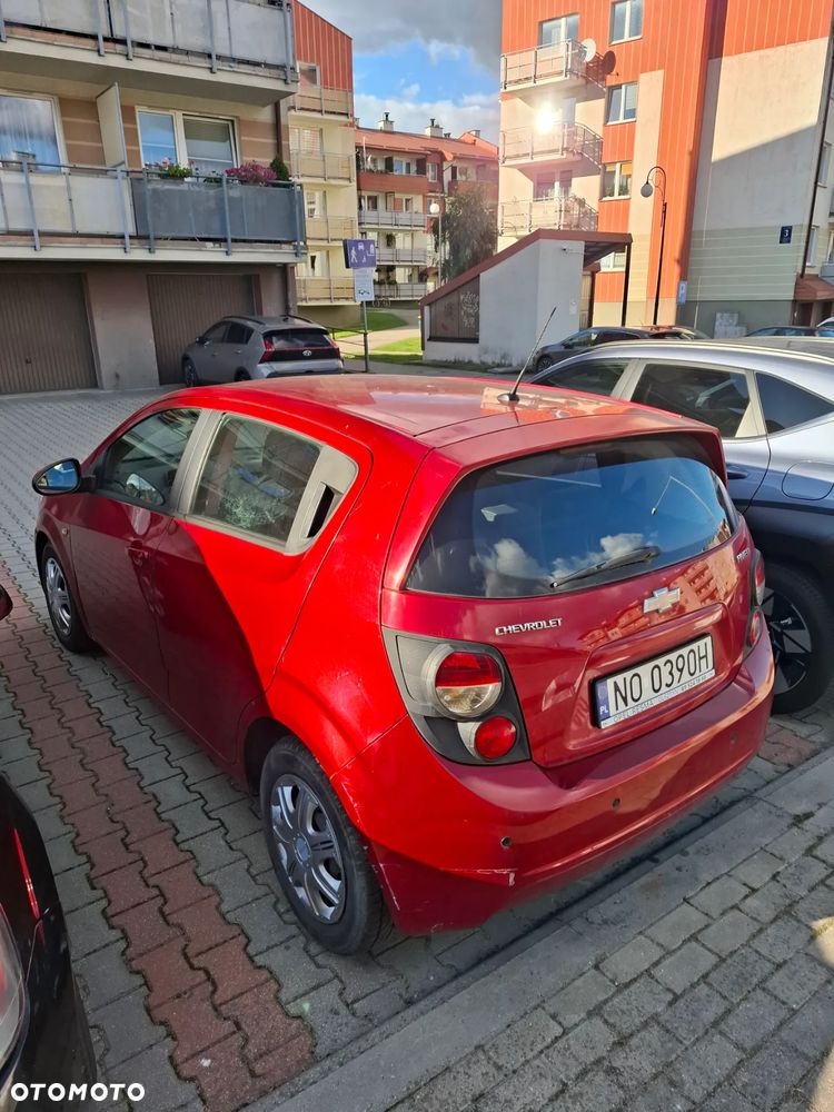 Chevrolet Aveo - 4