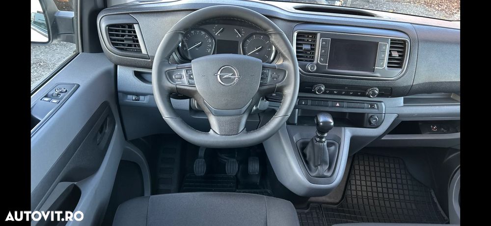 Opel Vivaro - 8