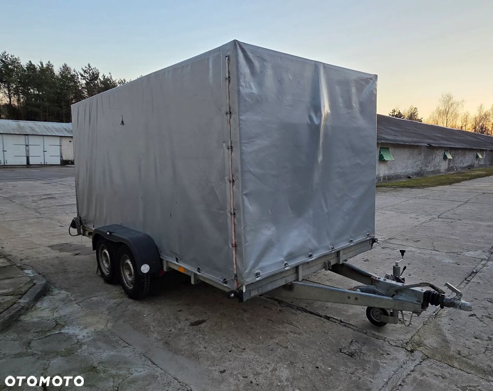 Niewiadów A3000 - 1