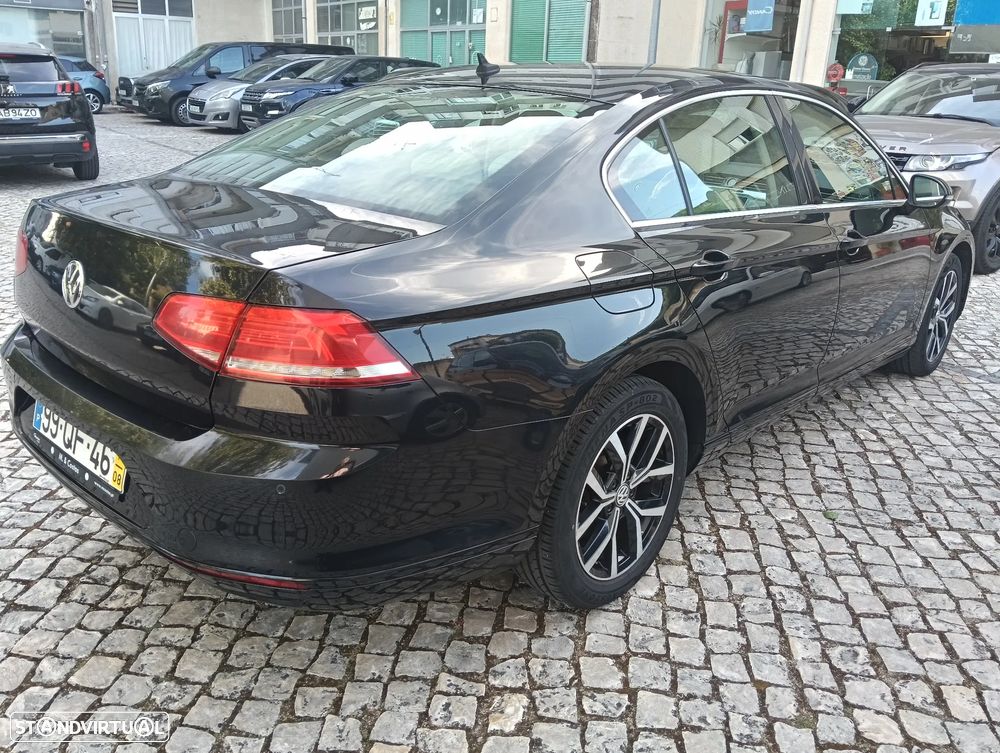 Volkswagen Passat 2.0 TDI Highline DSG — fotografia 27