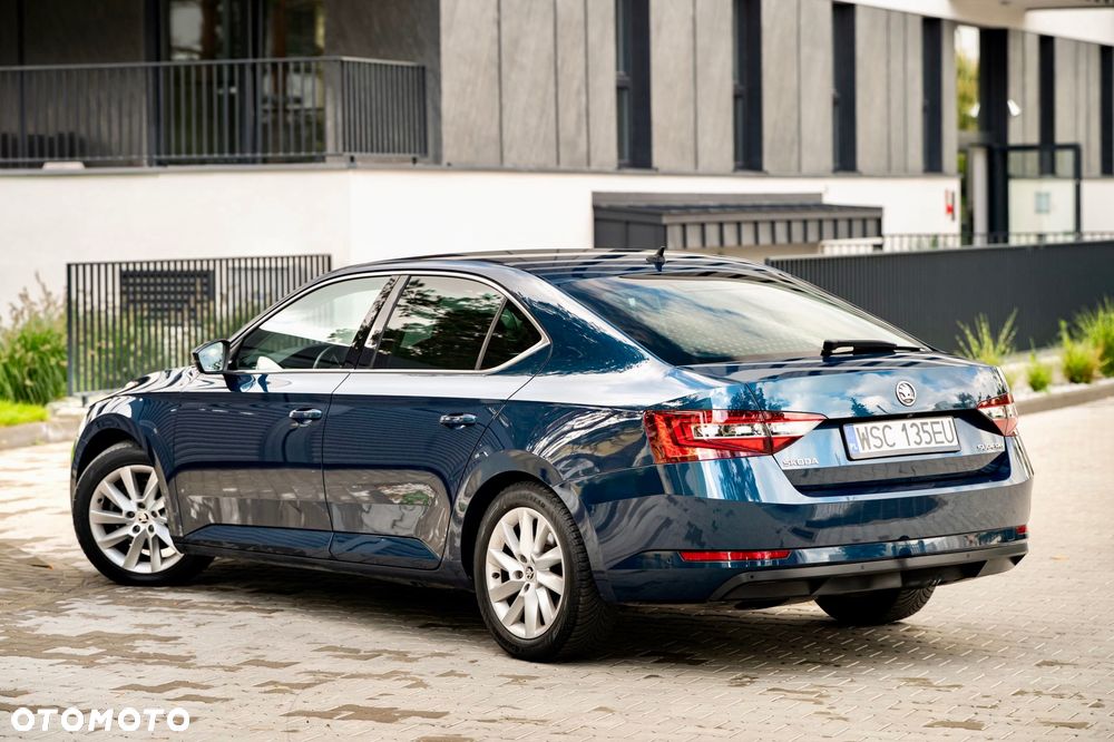 Skoda Superb 1.6 TDI DSG Style - 4