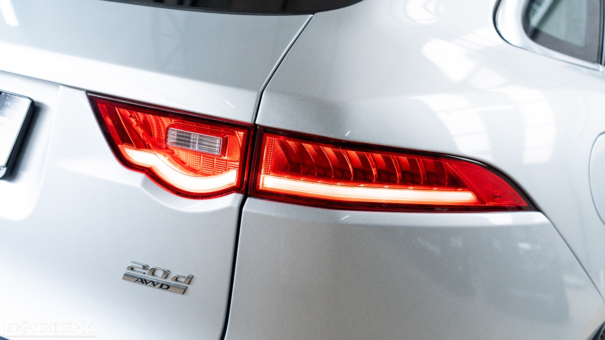 Jaguar F-Pace 2.0 i4D Pure AWD - 32