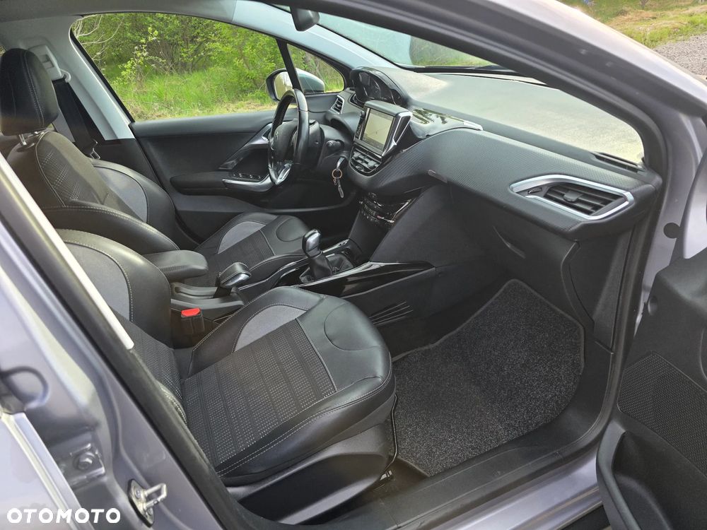 Peugeot 2008 BlueHDi 100 STOP & START Allure - 28