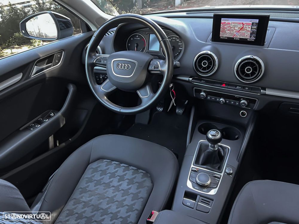 Audi A3 Sportback 1.6 TDI Attraction - 6