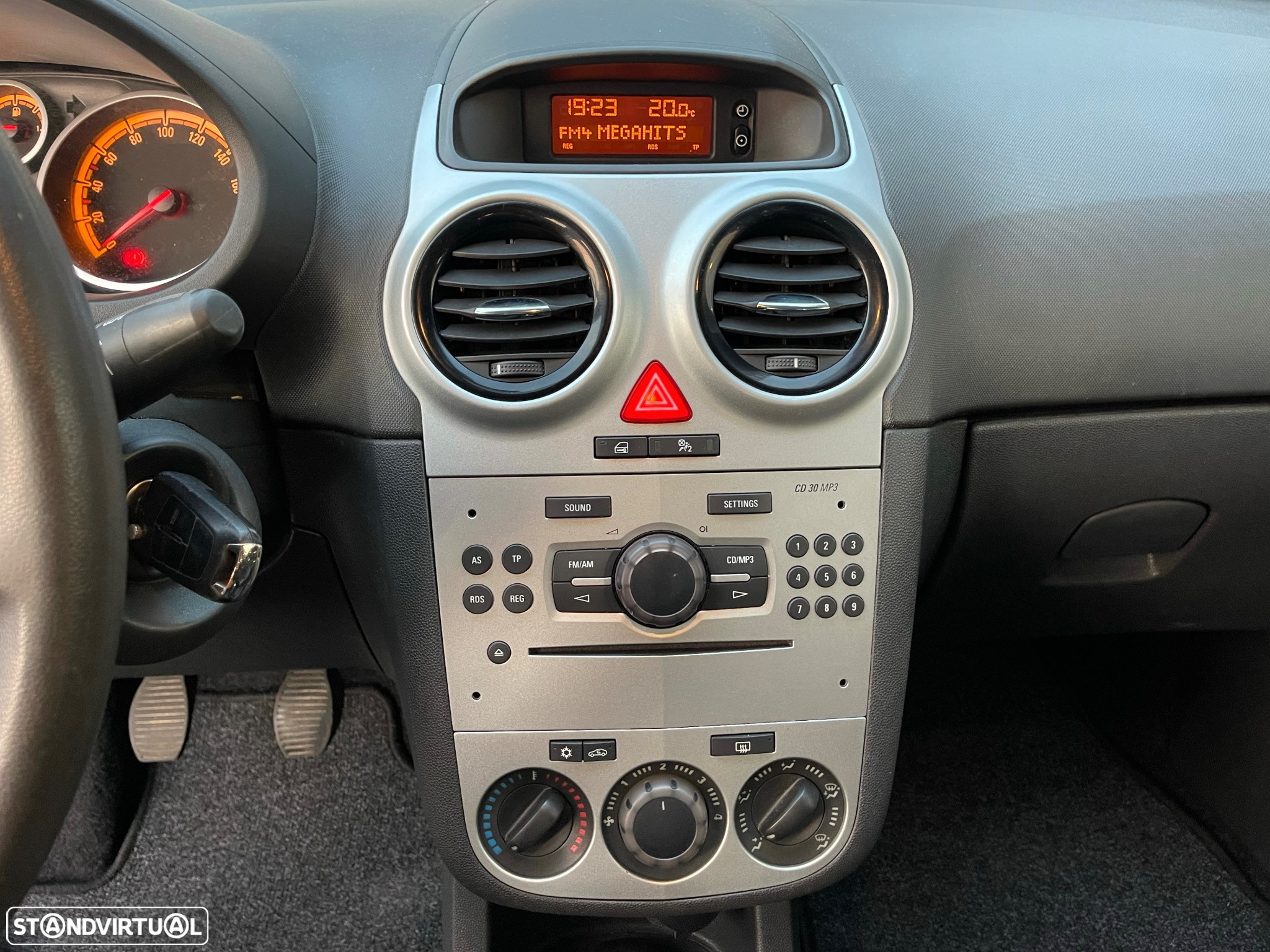 Opel Corsa 1.2 Enjoy - 12
