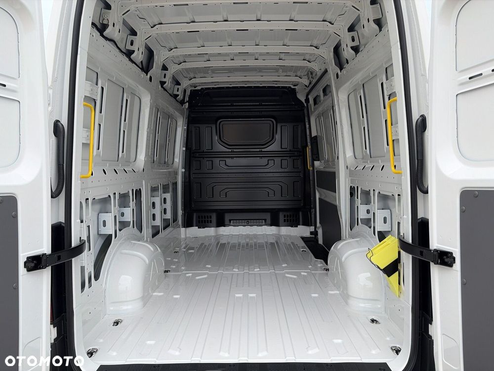 Volkswagen Crafter L3 wysoki dach, 2,0 TDI 177KM, przedni, 6-bieg manualna - 18