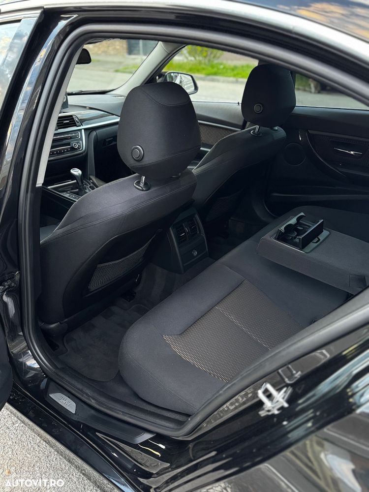 BMW Seria 3 320d Luxury Line - 9