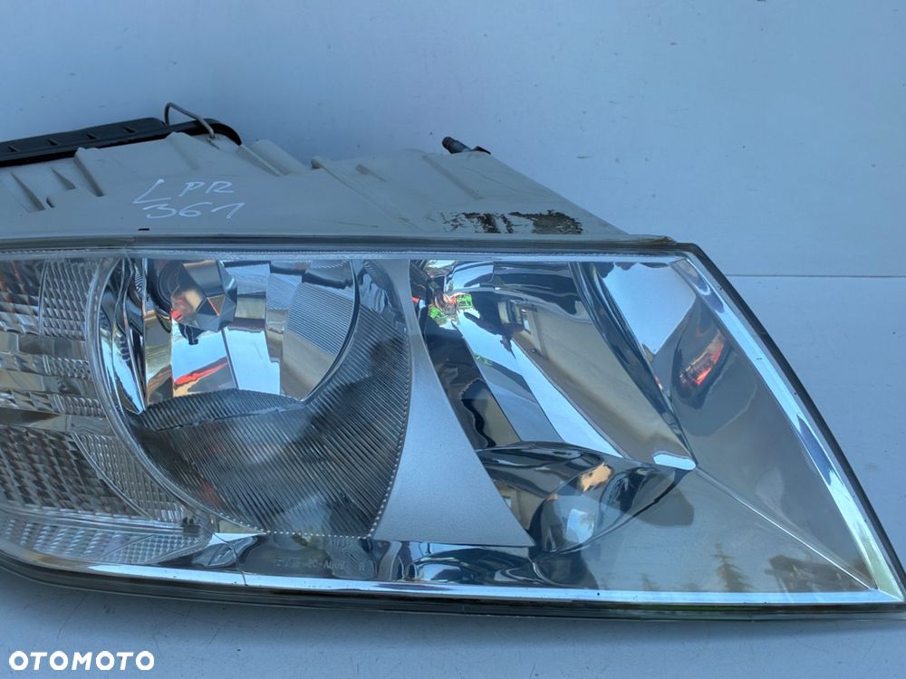 SKODA OCTAVIA 2 LAMPA PRZÓD PRZEDNIA PRAWA  EUROPA - 5