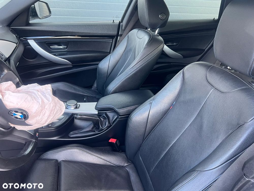 BMW Seria 3 320d xDrive M Sport - 10