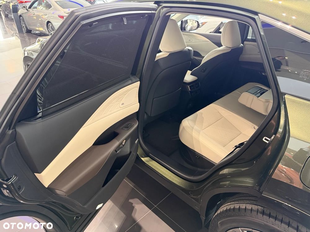 Lexus RX 350h Omotenashi - 7