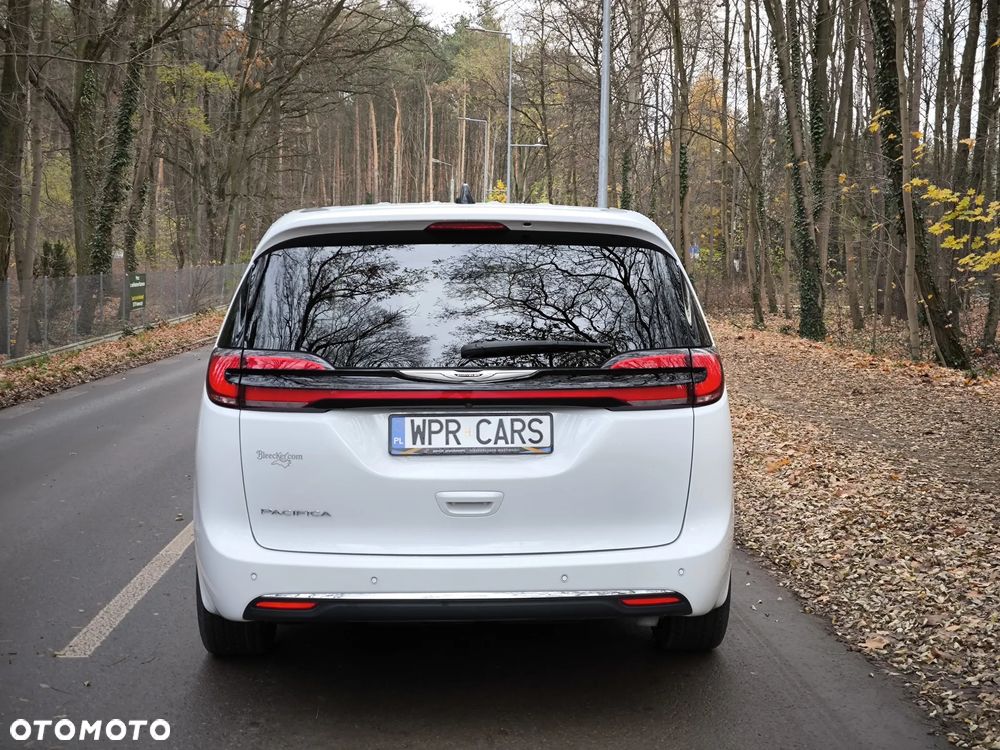 Chrysler Pacifica - 4