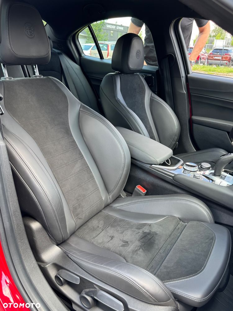 Alfa Romeo Giulia 2.9 Bi Turbo V6 Quadrifoglio - 12