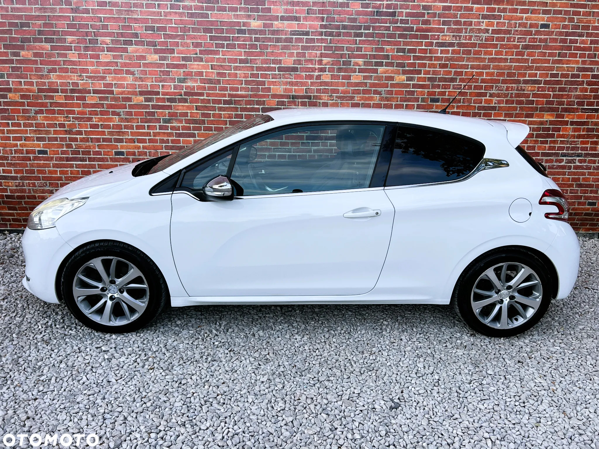 Peugeot 208 1.6 THP Allure - 40