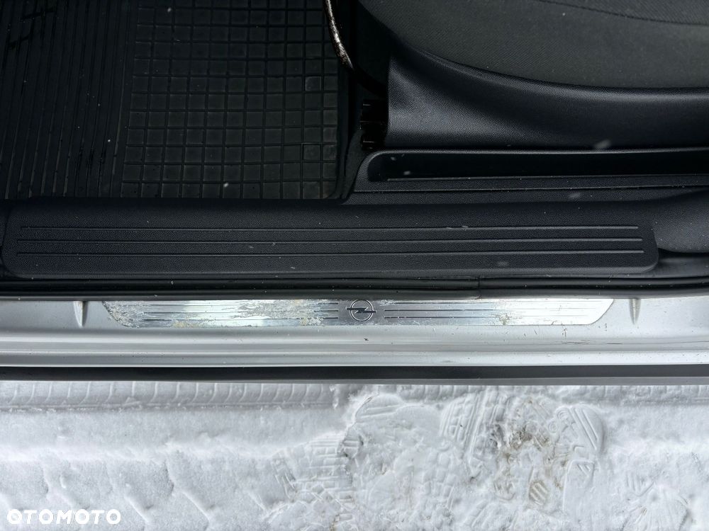 Opel Corsa 1.2 16V Edition - 10