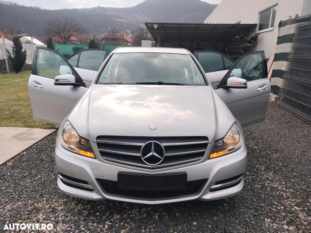 Mercedes-Benz C 180 BlueEFFICIENCY Avantgarde - 24