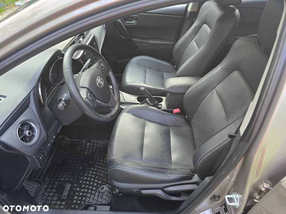 Toyota Auris - 6