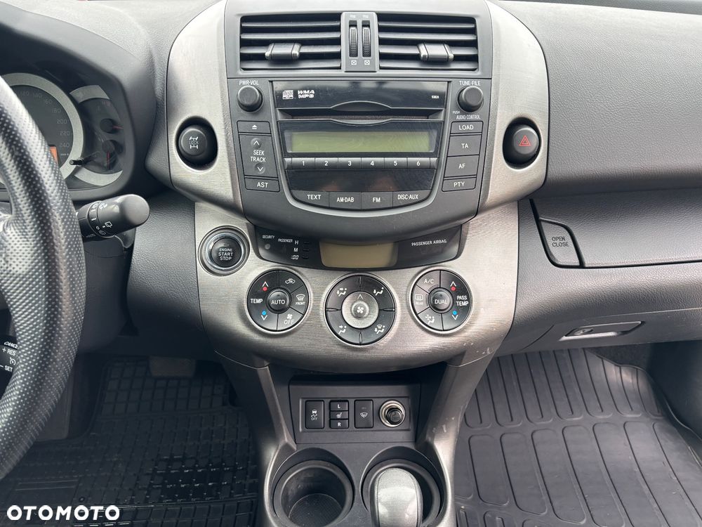 Toyota RAV4 2.2 D-CAT Premium - 8