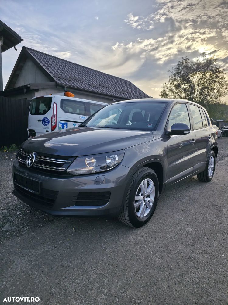 VOLKSWAGEN Tiguan
