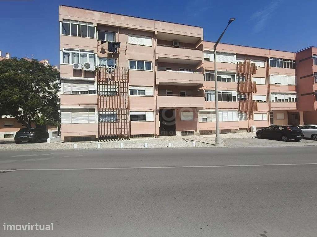 Apartamento T3 com Garagem Box - Grande imagem: 3/22