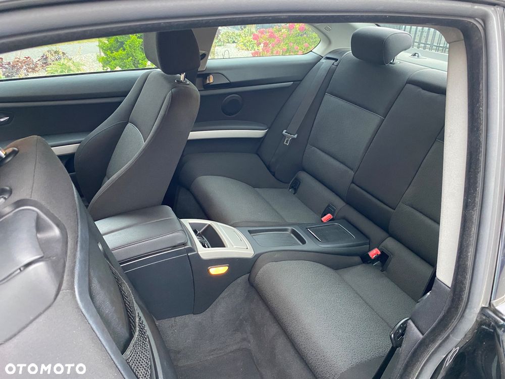 BMW Seria 3 320i Edition Exclusive - 26