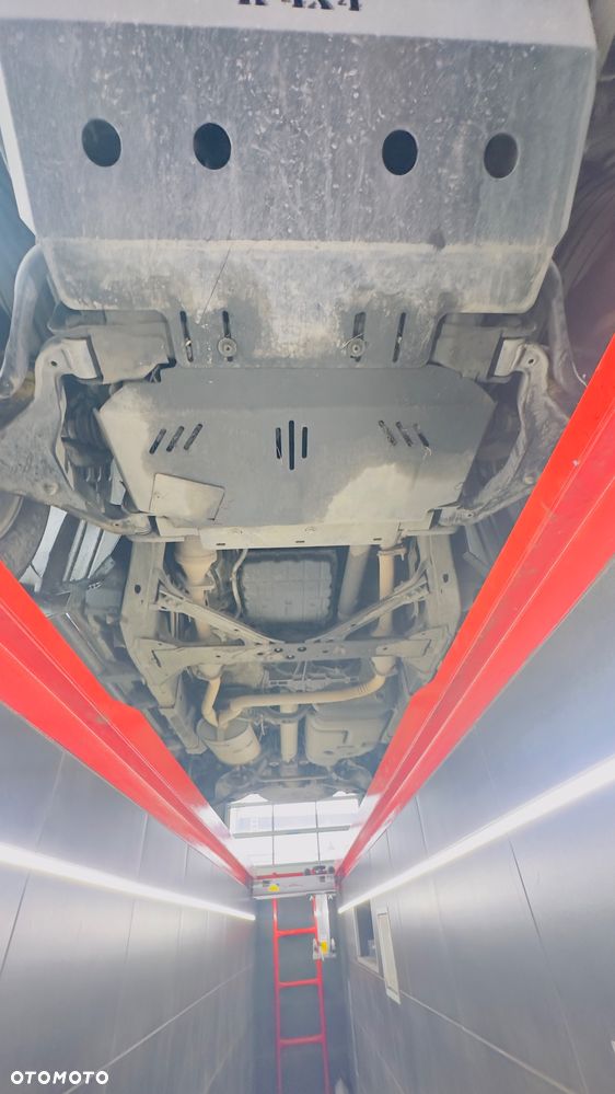 Nissan Pathfinder - 16