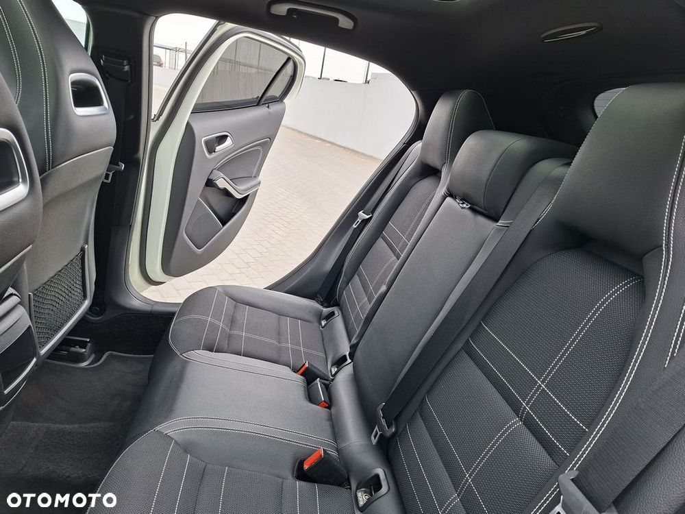 Mercedes-Benz GLA 250 4-Matic - 21