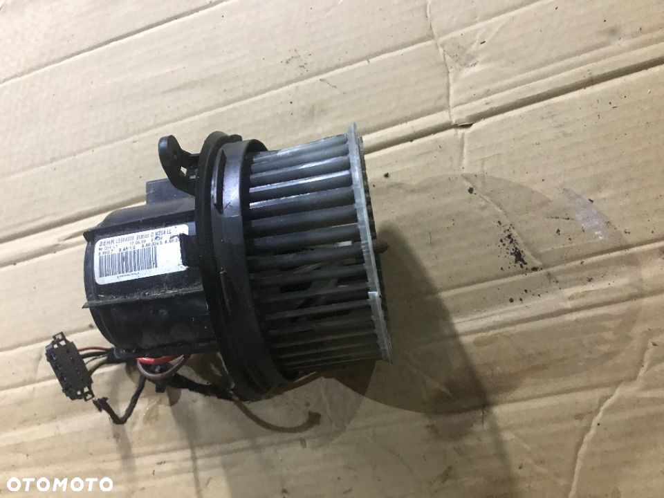 WENTYLATOR MERCEDES W204 L5964008 - 1