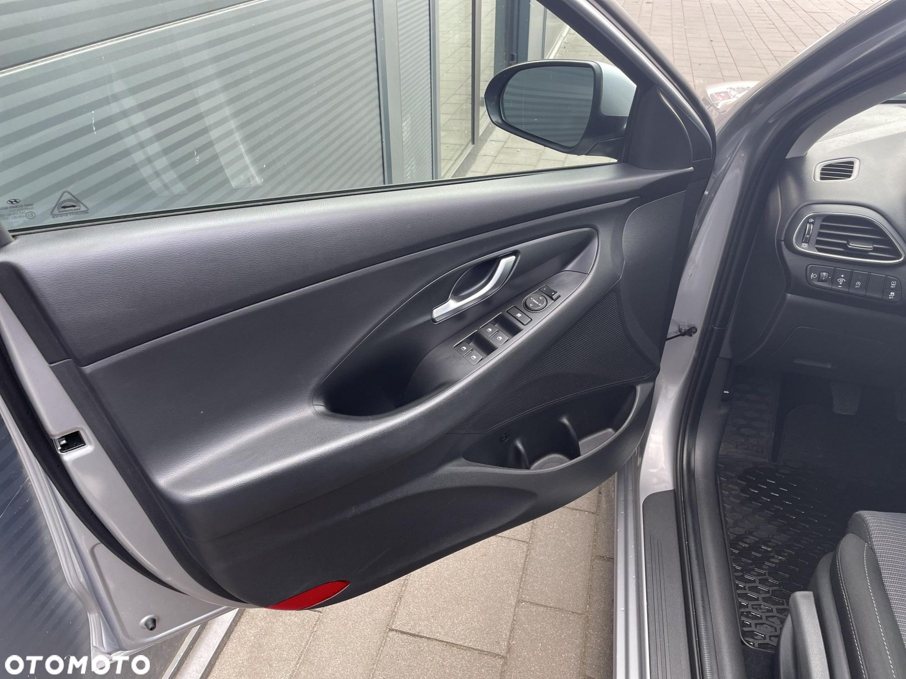 Hyundai i30 1.5 DPI Classic + - 10