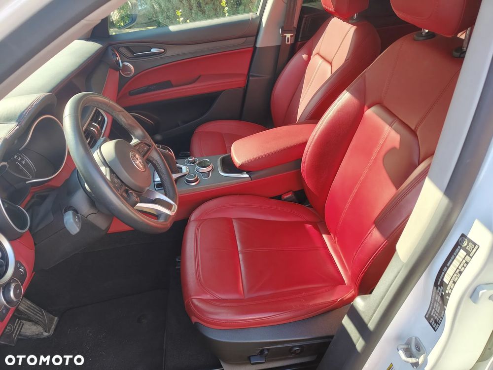 Alfa Romeo Stelvio 2.0 Turbo 16V AT8-Q4 Veloce Ti - 7