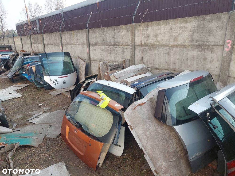 KLAPA BAGAŻNIKA + LAMPY KIA PICANTO I HB 5D O3 - 12
