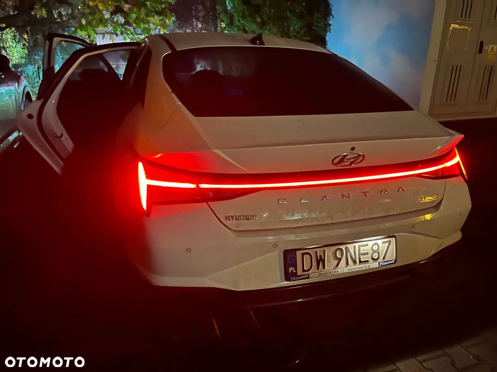 Hyundai Elantra 1.6 Executive CVT - 10