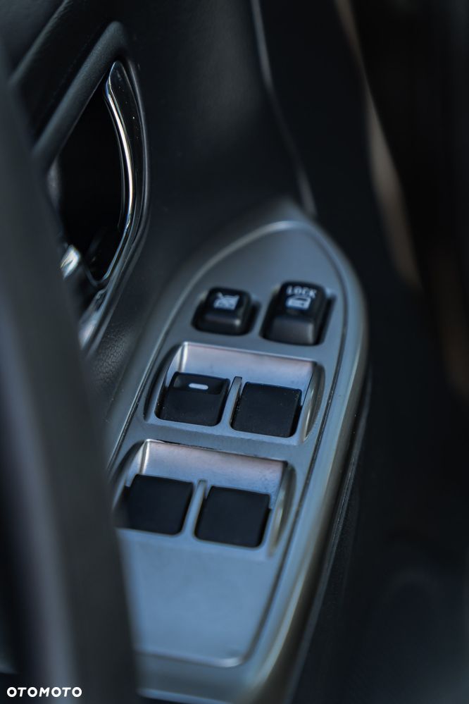 Mitsubishi Pajero - 23