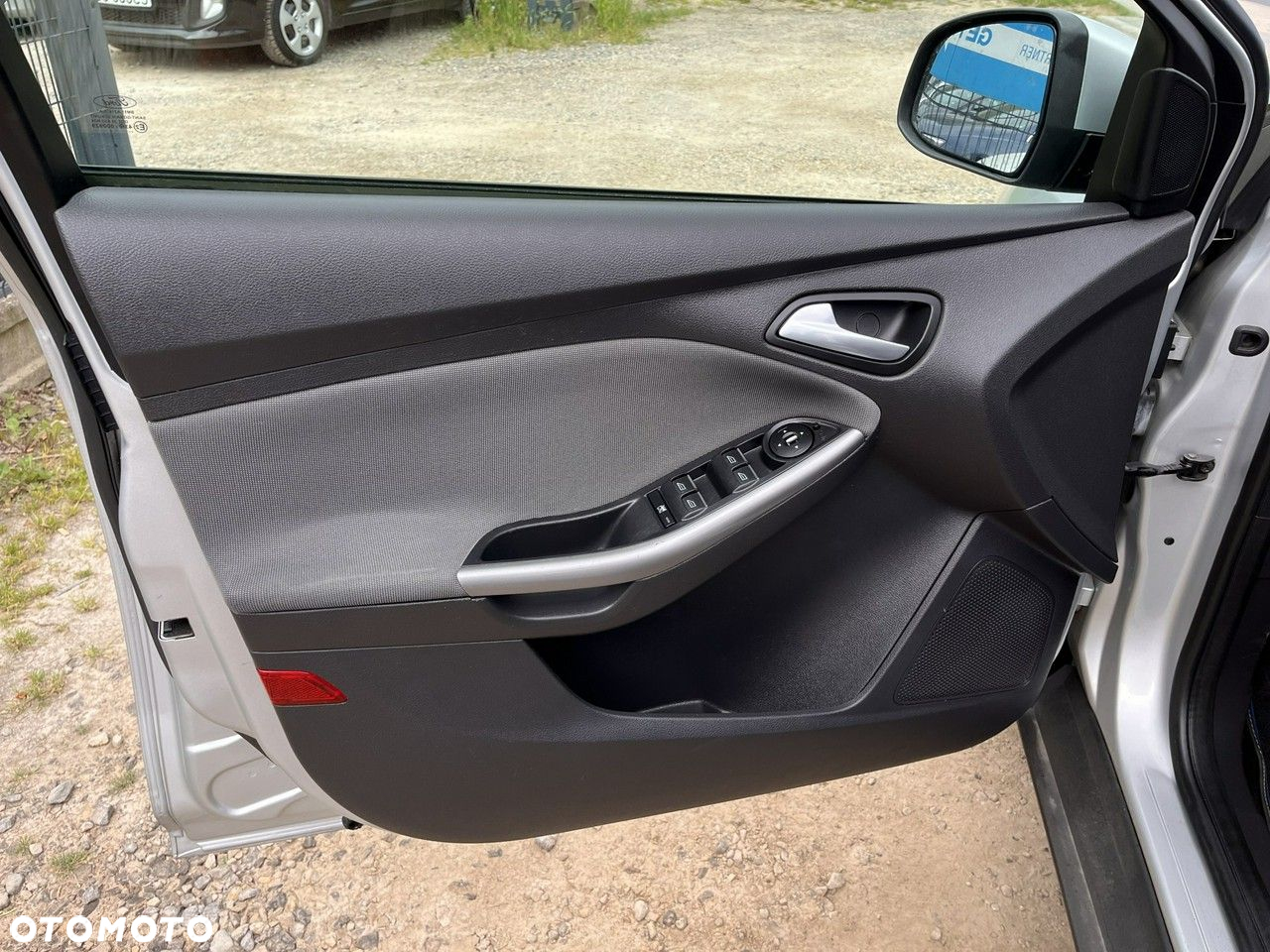 Ford Focus 1.6 Ambiente - 17