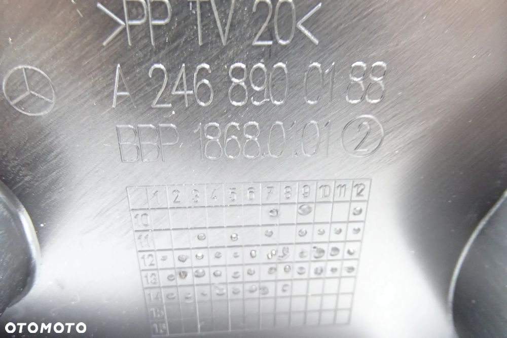 WKŁAD BAGAŻNIKA UCHO TRÓJKĄT A2468900188 W117 W176 - 3
