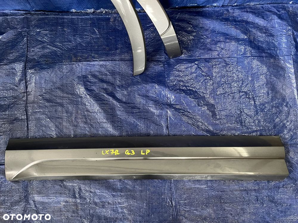 LISTWA DRZWI AUDI Q3 LEWY PRZÓD LEWA LX7R 8U0853959D - 1