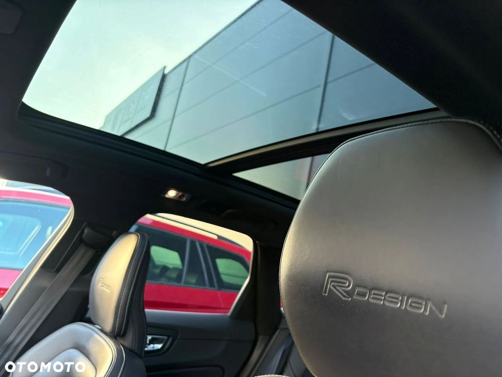 Volvo XC 60 T5 AWD R-Design - 9