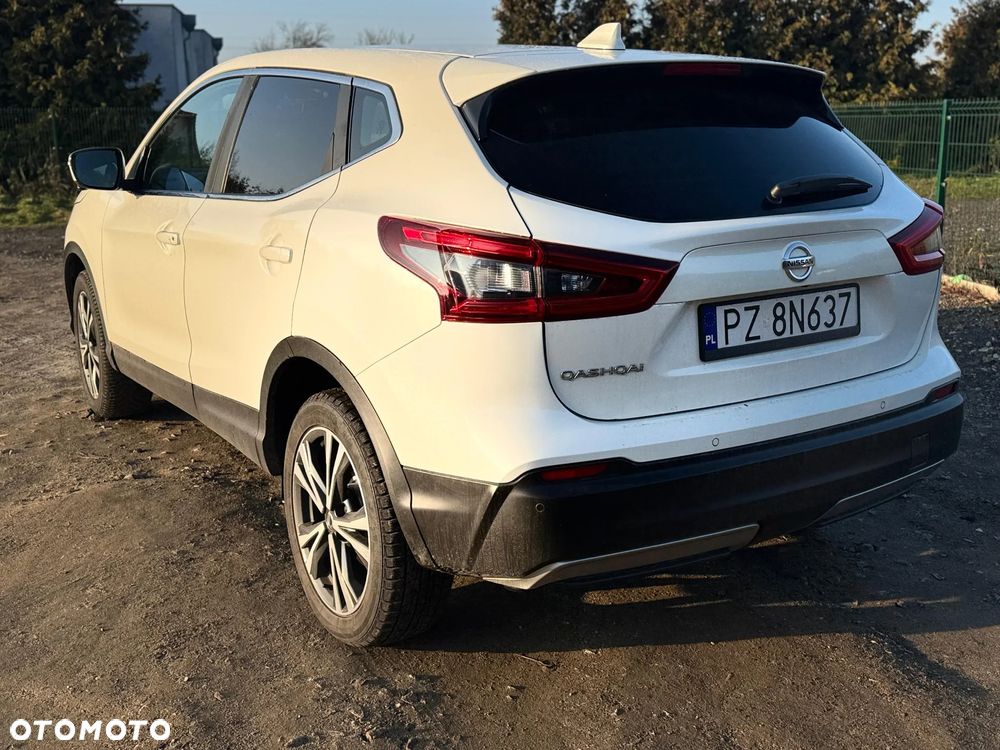 Nissan Qashqai 1.2 DIG-T Xtronic TEKNA+ - 4