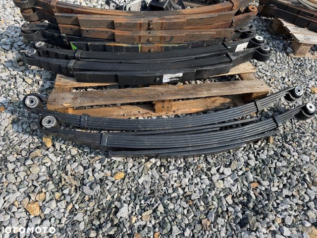 Resory resor Iveco Daily 65C 70C 7 piór komplet - 1