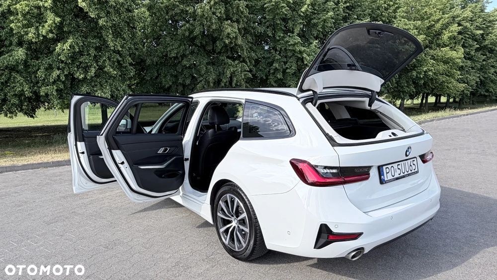 BMW Seria 3 318i Sport Line - 27