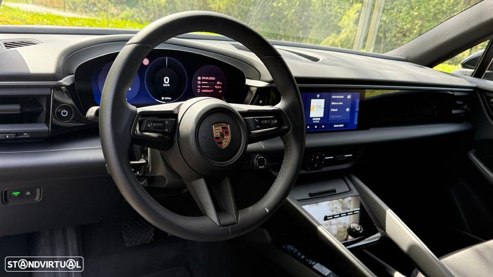 Porsche Macan Electric - 33