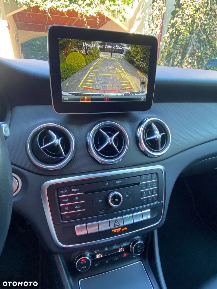 Mercedes-Benz GLA 200 7G-DCT AMG Line - 19