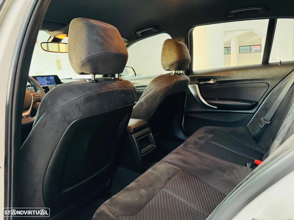 BMW 118 d Pack M - 38