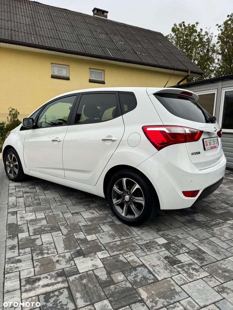 Hyundai ix20 1.4 Premium blue - 9