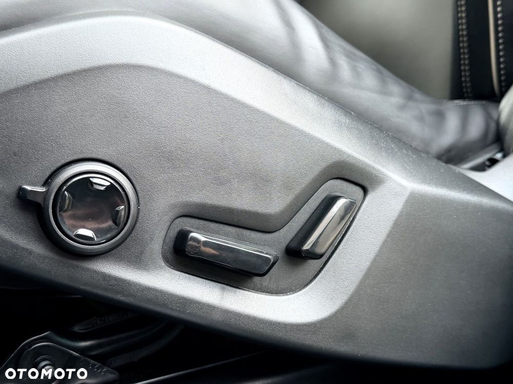Volvo XC 90 - 25