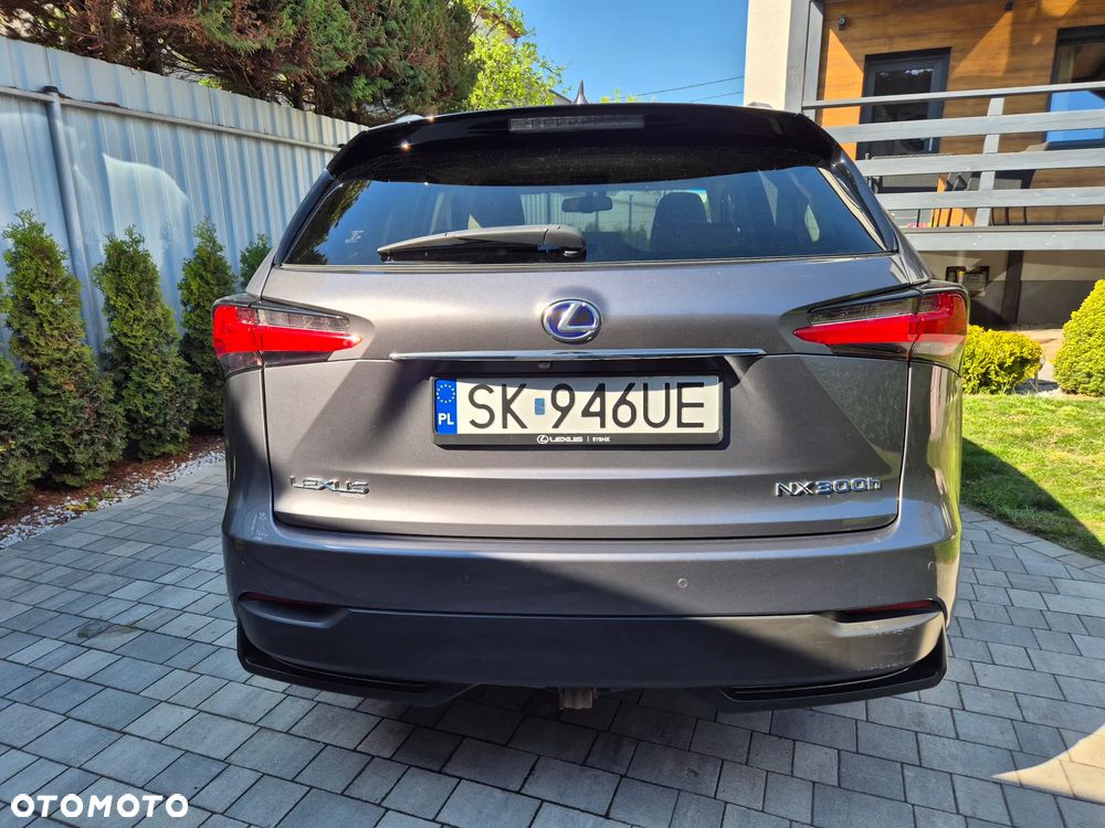 Lexus NX 300h Business Edition AWD - 6