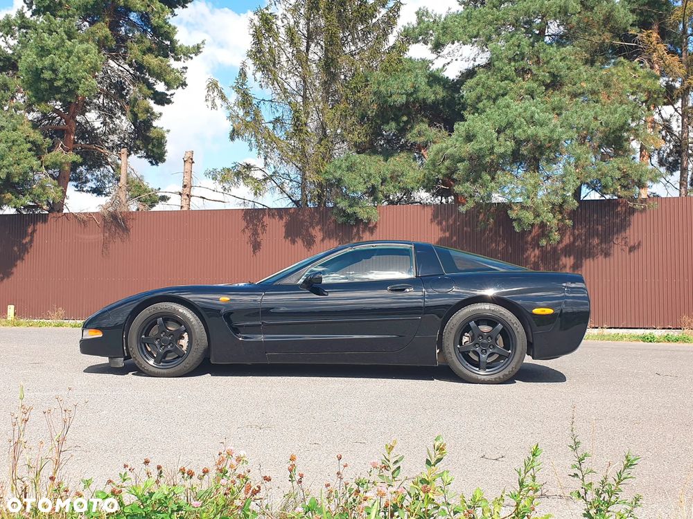Chevrolet Corvette - 12