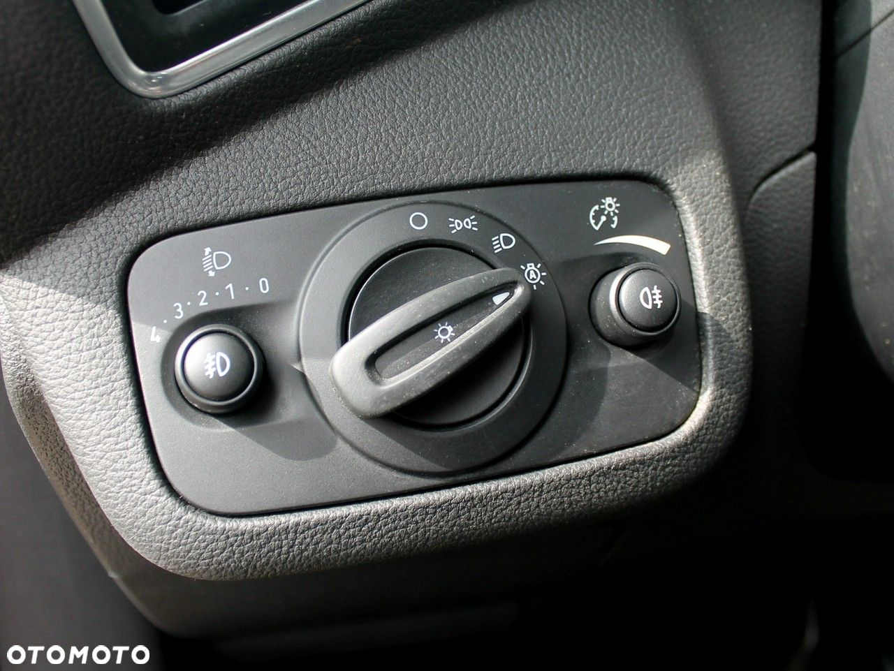 Ford Kuga - 25