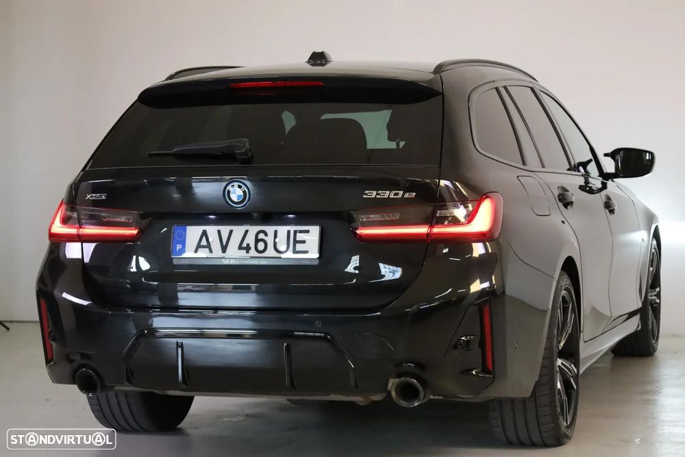 BMW 330 e Pack Desportivo M Auto - 25